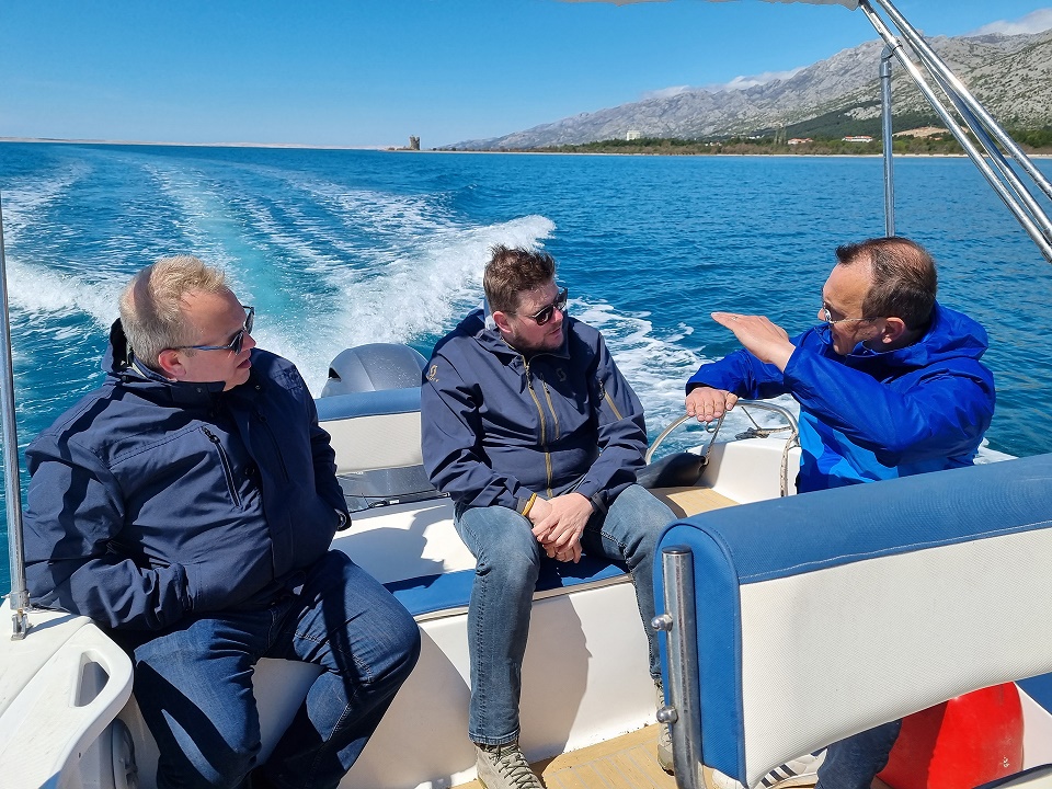 Blumax23 Deck rear bench Blumax23 Deck rear bench